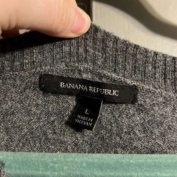 Banana Republic Sweater - Picture 3 of 6